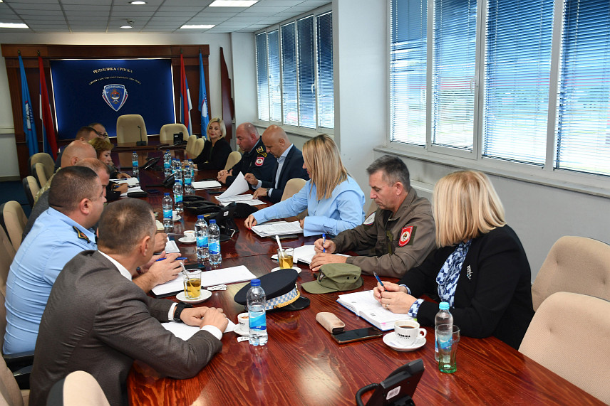 БАЊАЛУКА, 13. СЕПТЕМБРА /СРНА/ - Министарство унутрашњих послова /МУП/ Републике Српске предузеће све мјере и радње из своје надлежности са циљем омогућавања повољног безбједносног амбијента за одржавање локалних избора у БиХ, 6. октобра, констатовано је на данашњој сједници Штаба МУП-а "Избори 2024".