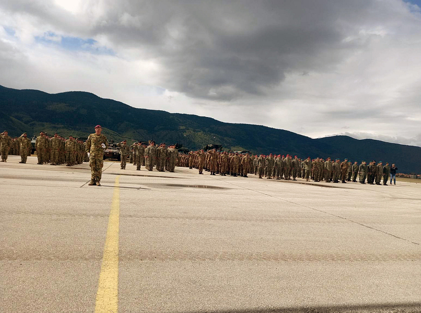 САРАЈЕВО, 13. СЕПТЕМБРА /СРНА/ - У бази Бутмир у Сарајеву данас је изведена методско-показна вјежба којом су приказане способности ЕУФОР-а на копну и у ваздуху.