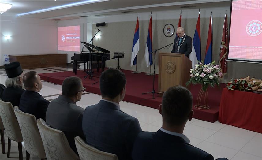 ИСТОЧНО САРАЈЕВО, 13. СЕПТЕМБРА /СРНА/ - Свечана академија поводом обиљежавања 32 године постојања и успјешног рада Универзитет у Источном Сарајеву.