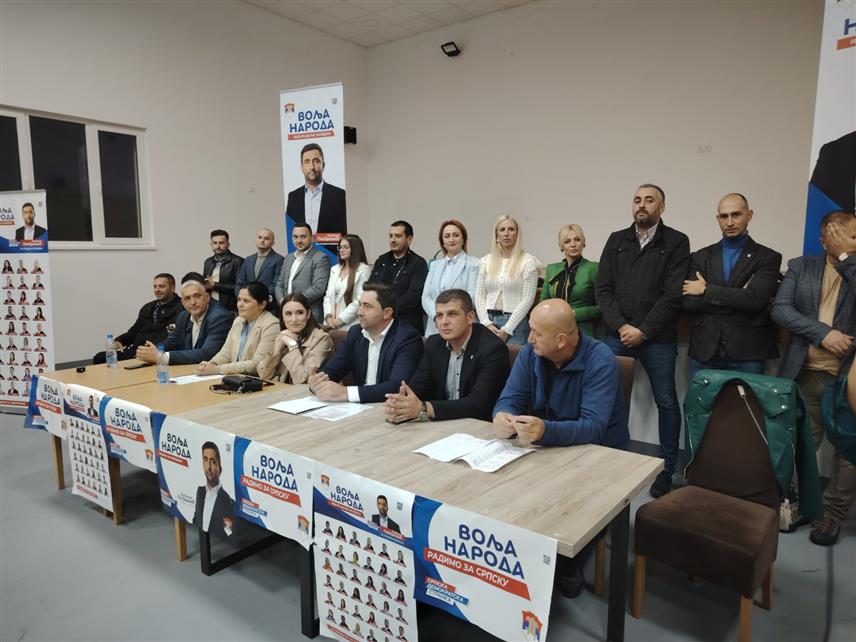 БИЈЕЉИНА, 13. СЕПТЕМБРА /СРНА/ - Кандидат СДС-а за градоначелника Бијељине Љубиша Петровић вечерас је на предизборној трибини у насељу Пучиле представио планове даљег улагања у јавну, путну и комуналну инфраструктуру у граду.