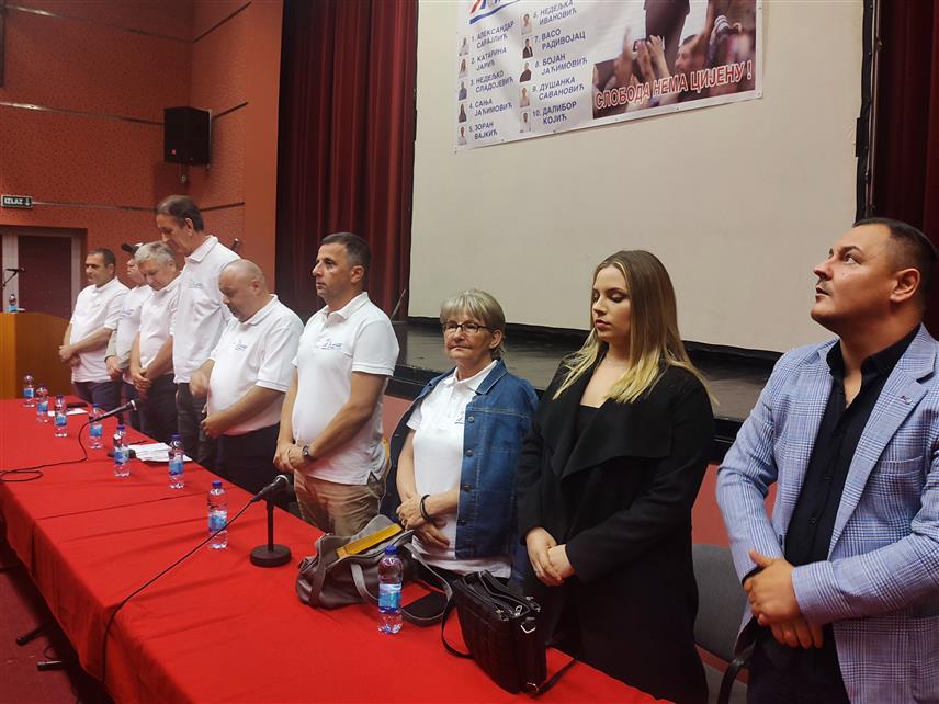 ГРАДИШКА, 13. СЕПТЕМБРА /СРНА/ - Предсједник Листе "За правду и ред" Небојша Вукановић на представљању кандидата ове листе у Градишци.