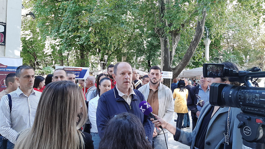 ТРЕБИЊЕ, 14. СЕПТЕМБРА /СРНА/ - Предсједник Градског одбора СНСД-а у Требињу Лука Петровић у Требињу.