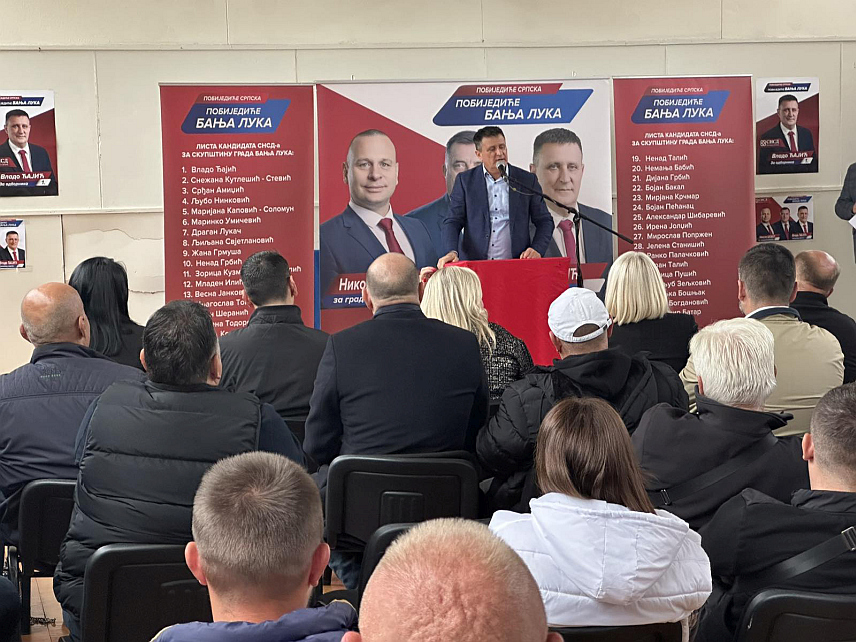 БАЊАЛУКА, 14. СЕПТЕМБРА /СРНА/ - Предсједник бањалучког Градског одбора СНСД-а Владо Ђајић на трибини у насељу Голеши код Бањалуке.