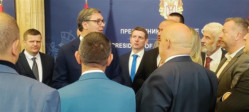 БЕОГРАД, 15. СЕПТЕМБРА /СРНА/ - Представници општина из Републике Српске и Црне Горе на пријему у предсједништву Србије