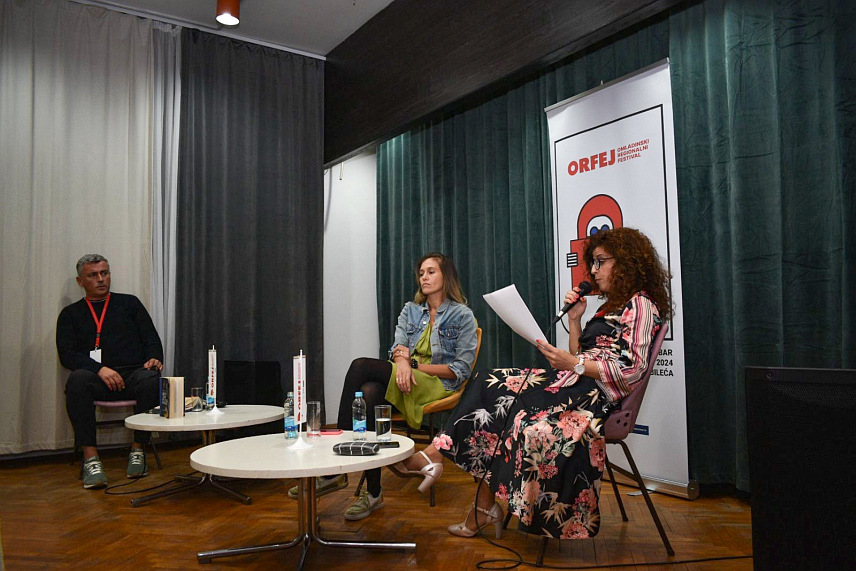 БИЛЕЋА, 16. СЕПTЕМБРА /СРНА/ - У оквиру Фестивал "Орфеј" синоћ је одржан књижевни разговор са савременом књижевницом и академском сликарком Милицом Вучковић, чији је други роман "Смртни исходи атлетских повреда" /2021/ побудио велику пажњу књижевне јавности и добио престижну Награда "Златни сунцокрет", познату и као Виталову награду.