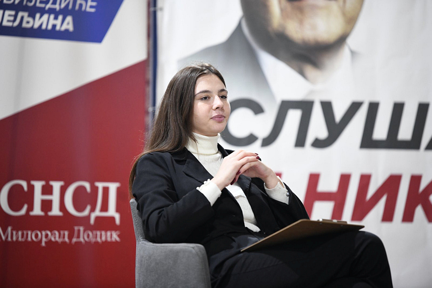 БИЈЕЉИНА, 17. СЕПТЕМБРА /СРНА/ - Један од најмлађих кандидата на одборничкој листи бијељинског СНСД-а Анђела Јањић.