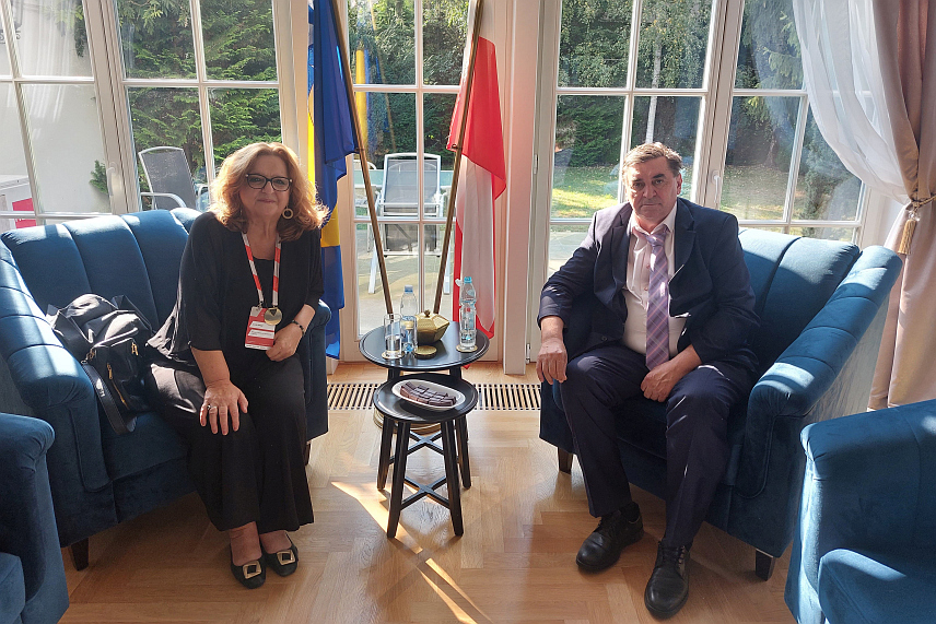 САРАЈЕВО/ВАРШАВА, 18. СЕПТЕМБРА /СРНА/ - Замјеник предсједавајућег делегације Парламентарне скупштине БиХ у Парламентарној скупштини НАТО-а Обрен Петровић посјетио је Амбасаду БиХ у Пољској.