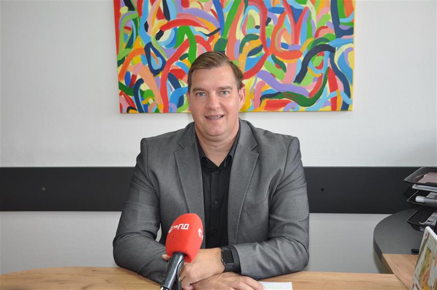 ПРИЈЕДОР, 18. СЕПТЕМБРА /СРНА/ - Град Приједор данас је почео исплату 50.000 КМ одобрених за суфинансирање пројеката за питања младих, а који су изабрани на јавном конкурсу, изјавио је начелник градског Одјељења за културу, међународну сарадњу, спорт и невладине организације Александар Миљешић.