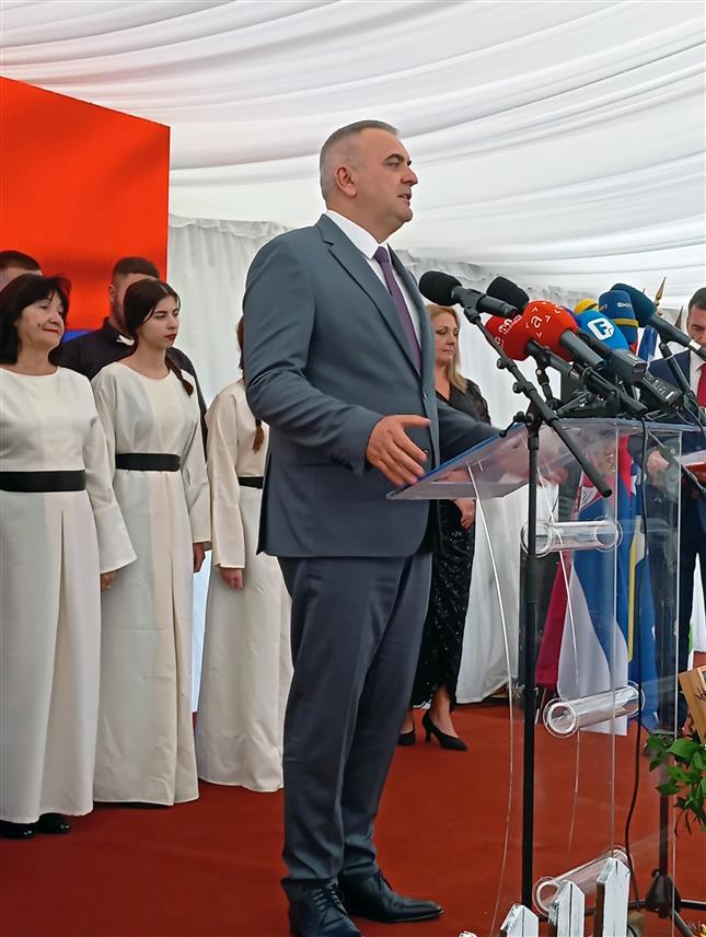 БИЈЕЉИНА, 19. СЕПТЕМБРА /СРНА/ - Отворен 22. Међународни сајам пољопривреде, лова и риболова "Интерагро" који је окупио више од 300 излагача из свих земаља Балкана, те из Мађарске, Турске, Шпаније и Италије.