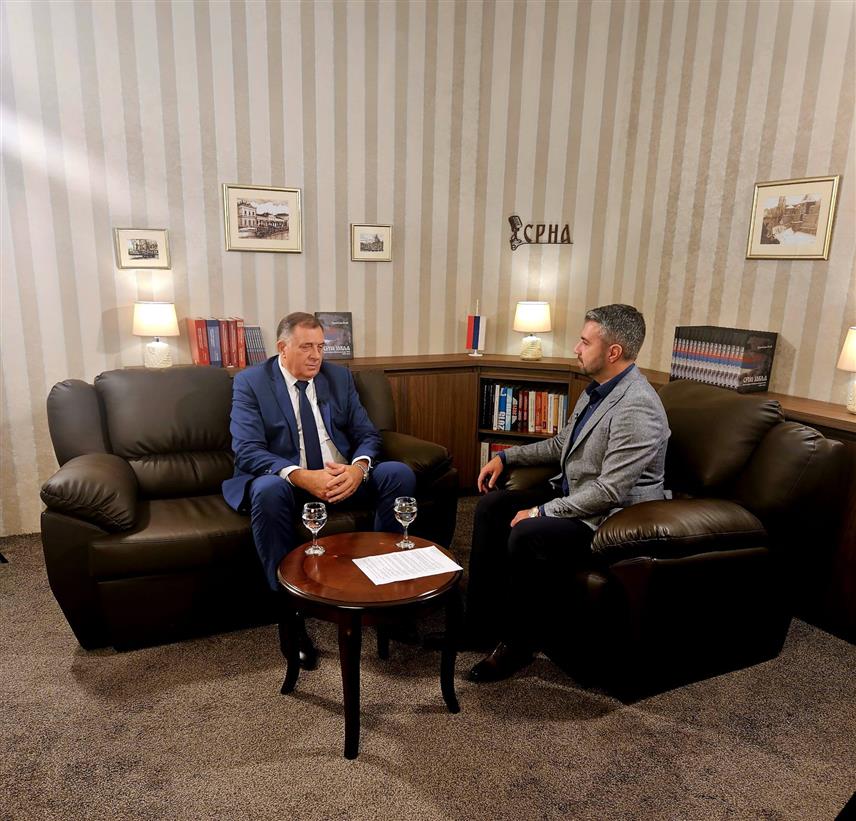 БАЊАЛУКА, 20. СЕПТЕМБРА /СРНА/ - Предсједник Републике Српске Милорад Додик гостовао је у првој епизоди подкаста СРНЕ, која ће бити емитована сутра у 10.00 часова.