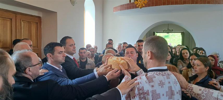 РИБНИК, 21. СЕМПТЕМБРА /СРНА/ - Општина Рибник данас је прославила Дан и крну славу општине - Малу Госпојину, тим поводом у Спомен-соби положени су вијенци.
