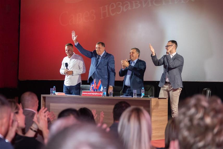 БИЈЕЉИНА, 21. СЕПТЕМБРА /СРНА/ - Радни састанак Градског одбора СНСД-а Бијељина.