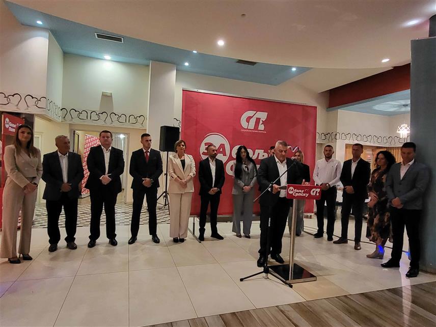 ПАЛЕ, 22. СЕПТЕМБРА/СРНА/ - На предизборној трибини Социјалистичке партије на Палама вечерас су представљени кандидати за одборнике у Скупштини општине Пале и том приликом је поручено да су приоритети привреда, пољопривреда и туризам.