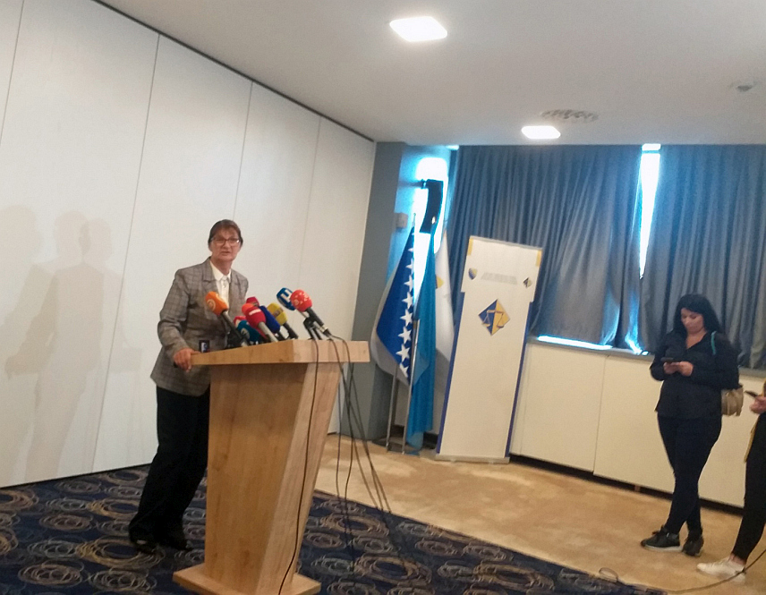 САРАЈЕВО, 23. СЕПТЕМБРА /СРНА/ - Предсједник удружења Жена жртава рата Републике Српске Божица Живковић Раилић на конференцији за новинаре у Сарајеву, након данашњег састанка са главним тужиоцем Међународног резидуалног механизма за кривичне судове Сержом Брамерцом.