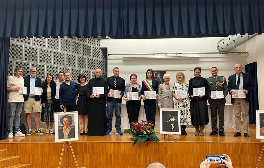 ТРЕВИЗО, 24. СЕПТЕМБРА /СРНА/ - Изложба и монодрама о Надежди Петровић, великом српском умјетнику и родољубу која је основала Коло српских сестара, уприличене су у Преганциолу надомак града Тревизо у сјеверној Италији.