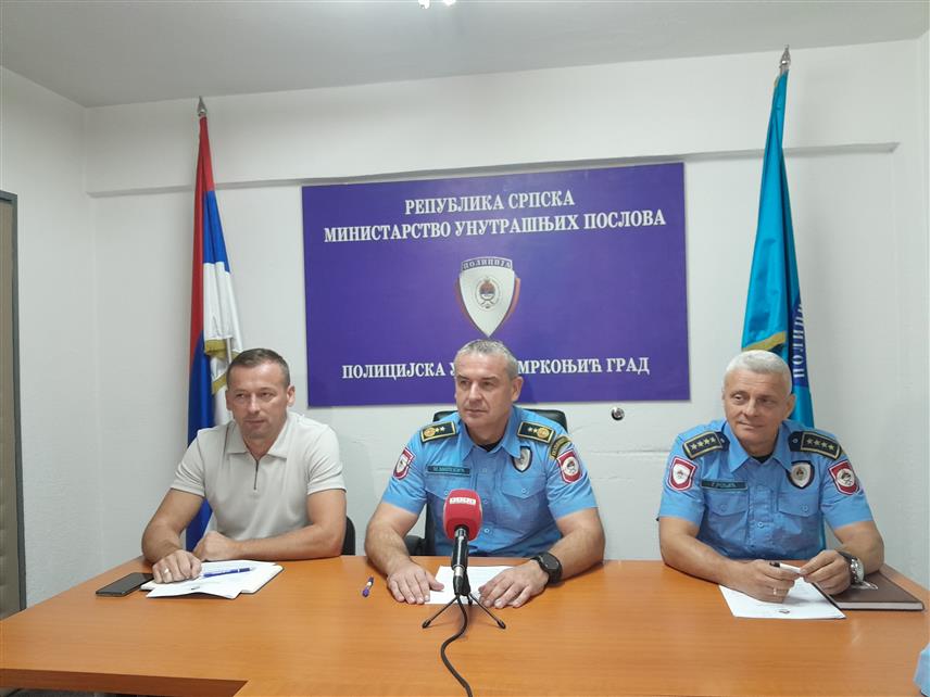 МРКОЊИЋ ГРАД, 25. СЕПТЕМБРА /СРНА/ - Конференција за новинаре Полицијске управе Мркоњић Град.