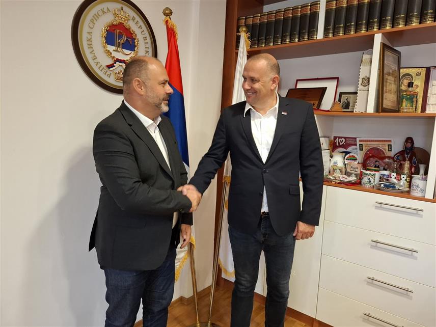 ВИШЕГРАД, 25. СЕПТЕМБРА /СРНА/ - Директор Бициклистичког савеза Републике Српске Владимир Куваља је данас разговарао са начелником општине Вишеград Младеном Ђуревићем.