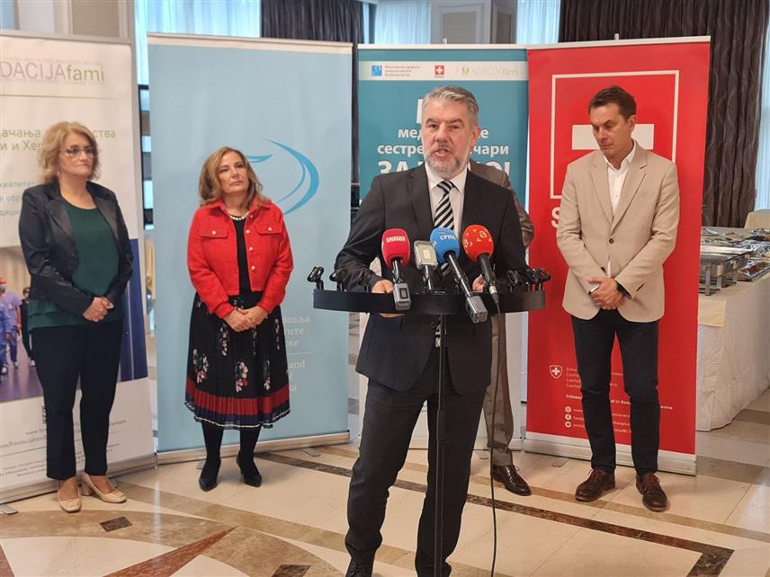 БАЊАЛУКА, 25. СЕПТЕМБРА /СРНА/ - Први Регистар здравствених радника са средњим и високим образовањем у области здравствене његе и сестринства, представљен је данас у Бањалуци као јединствен информациони систем сестринске радне снаге у Републици Српској, министар здравља и социјалне заштите Ален Шеранић.