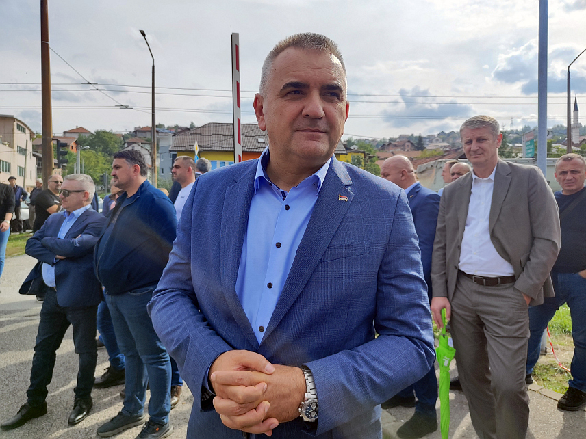 САРАЈЕВО, 25. СЕПТЕМБРА /СРНА/ - Министар пољопривреде, шумарства и водопривреде Републике Српске Саво Минић изјавио је данас да суђење предсједнику Републике Српске Милораду Додику и вршиоцу дужности директора "Службеног гласника" Милошу Лукићу пред Судом БиХ представља наставак урушавања БиХ.