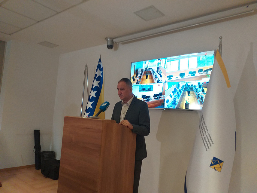 САРАЈЕВО, 25. СЕПТЕМБРА /СРНА/ - Предсједник Виског судског и тужилачког савјета /ВСТС/ БиХ Халил Лагумџија на конференцији за новинаре у Сарајеву.