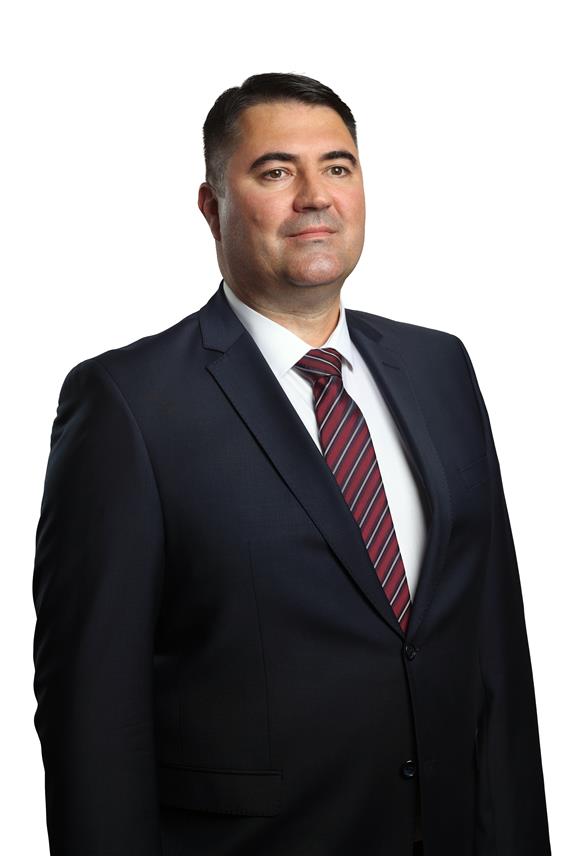 ИСТОЧНА ИЛИЏА, 25. СЕПТЕМБРА /СРНА/ - Кандидат СНСД-а за начелника општине Источна Илиџа Мирослав Вујичић истакао је да је на подручју ове локалне заједнице неопходно урадити детаљне урбанистичке планове како би се градио урбани дио и центар општине на садашњем локалитету Казнено-поправног завода Кула према насељу Младице, те рјешавати животна питања грађана, као што су инфраструктурни и комунални проблеми.