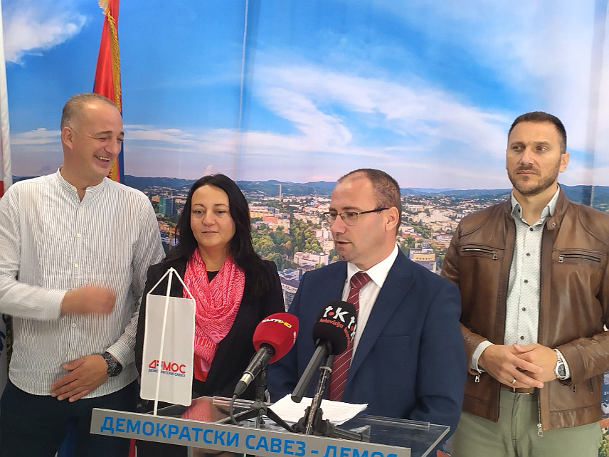 БАЊАЛУКА, 26. СЕПТЕМБАР /СРНА/ - Предсједник Градског одбора Демоса Бањалука Боран Босанчић на конференцији за новинаре.