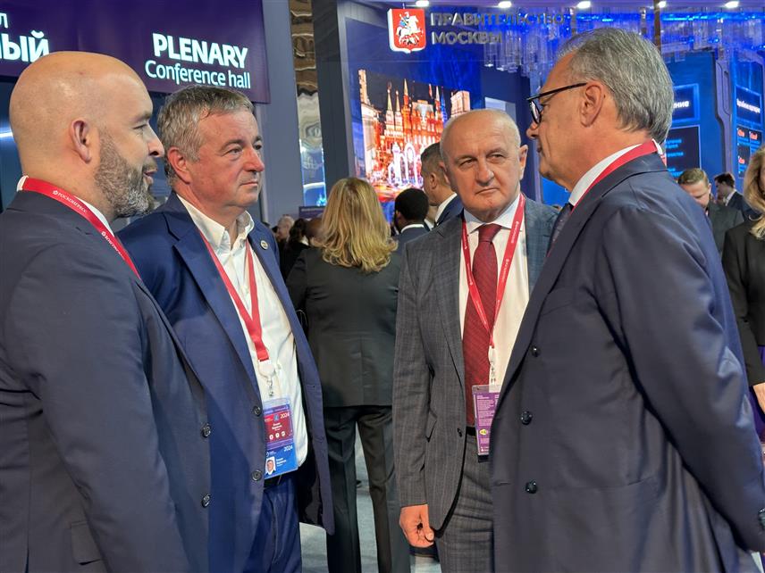 МОСКВА, 26. СЕПТЕМБРА /СРНА/ - Министар енергетике и рударства Републике Српске Петар Ђокић присуствовао је Руској енергетској недјељи у Москви.