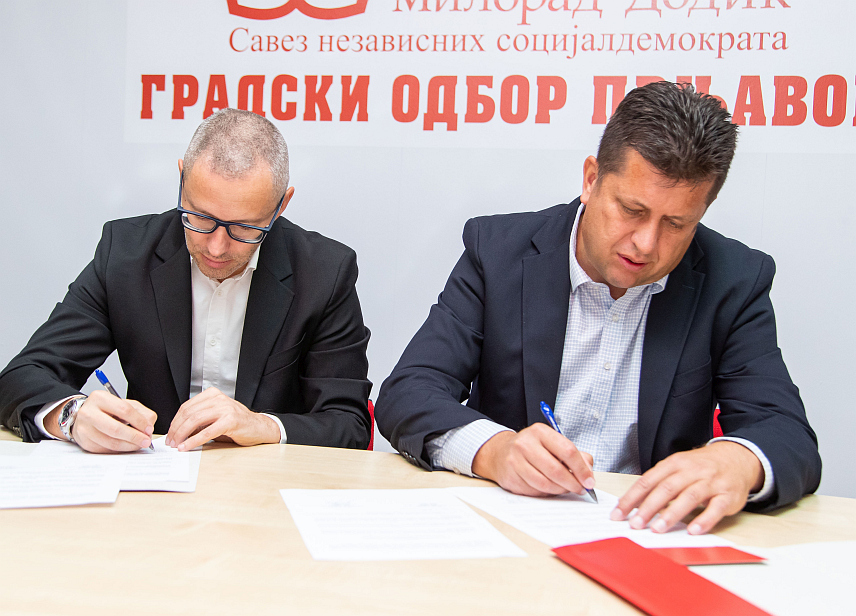 ПРЊАВОР, 28. СЕПТЕМБРА /СРНА/ - Потписивања коалиционог споразума прњаворског СП-а са СНСД-ом.