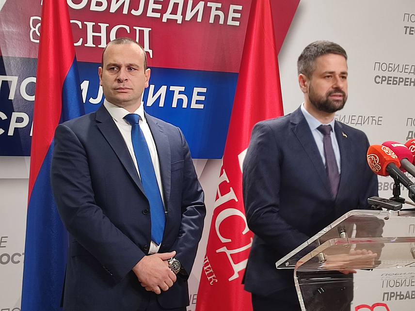 БАЊАЛУКА, 28. СЕПТЕМБРА /СРНА/ - Добром сарадњом републичких и локалних власти реализација иницијативе, која би требала бити законски уређена, о поврату ПДВ-а на куповину прве некретнине била би веома ефикасна, поручили су данас генерални секретар СНСД-а Срђан Амиџић и кандидат ове странке за градоначелника Бањалуке Никола Шобот.