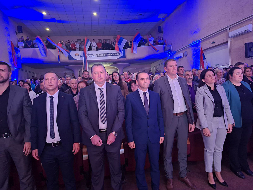 ШАМАЦ, 29. СЕПTЕМБРА /СРНА/ - Кандидат СДС-а за начелника општине Шамац Ђорђе Милићевић изјавио је да вечерашња трибина ове странке показује колико је повјерење грађана у СДС и актуелну власт у овој локалној заједници.