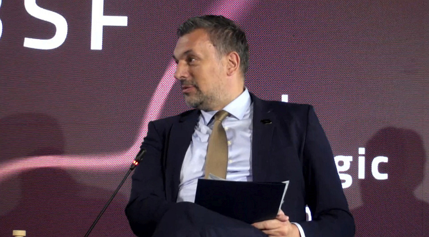 САРАЈЕВО, 3. СЕПТЕМБРА /СРНА/ - Министар иностраних послова у Савјету министара Елмедин Конаковић је учествовао у панел-дискусији Бледског стратешког форума под називом "ЕУ послије избора - дјеловање или пасивност".