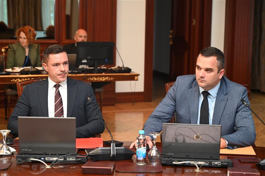 БАЊАЛУКА, 5. СЕПТЕМБРА /СРНА/ - Сједница Владе Републике Српске.