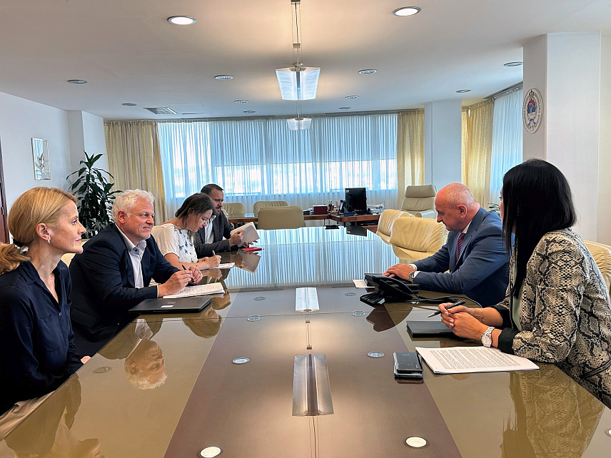 БАЊАЛУКА, 5. СЕПТЕМБРА /СРНА/ - Министар енергетике и рударства Републике Српске Петар Ђокић разговарао је данас у Бањалуци са представницима Свјетске банке у БиХ .