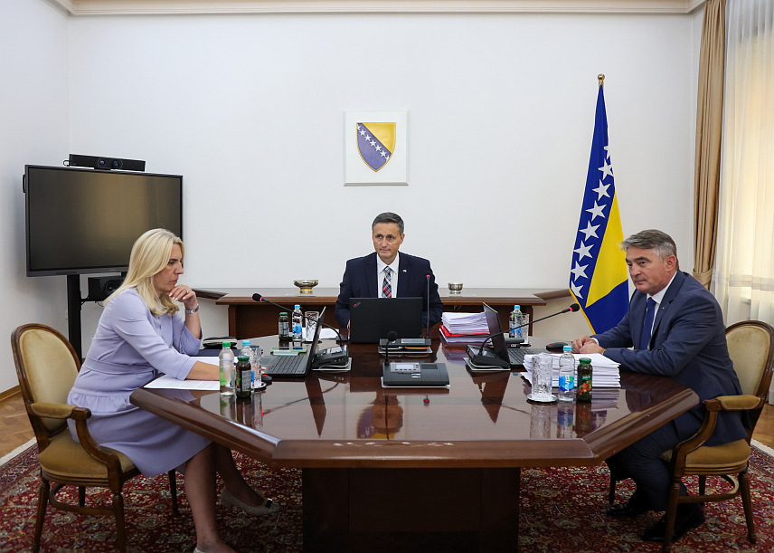 САРАЈЕВО, 5. СЕПТЕМБРА /СРНА/ - Сједница Предсједништва БиХ.