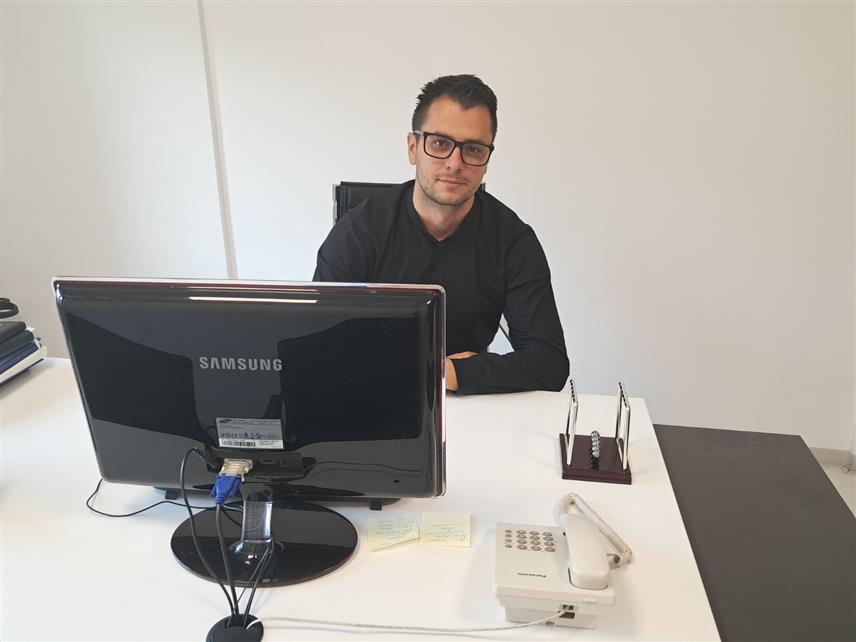 КОТОР ВАРОШ, 5. СЕПТЕМБРА /СРНА/ - Члан Општинске изборне комисије /ОИК/ Котор Варош Срђан Сакан.