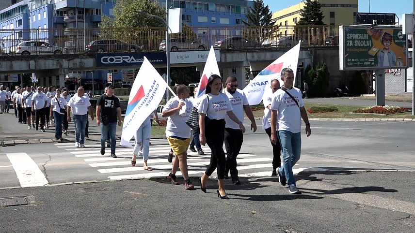 ГРАДИШКА, 6. СЕПТЕМБРА /СРНА/ - Народна партија Српске /НПС/ у протекле три године јачала је у Градишци и формирала клуб одборника, што је доказ да је за кратко вријеме препознат њен рад и да на локалним изборима може очекивати знатну подршку бирача, рекао је на отварању кампање за локалне изборе предсједник Градског одбора НПС-а Рајко Лајић.