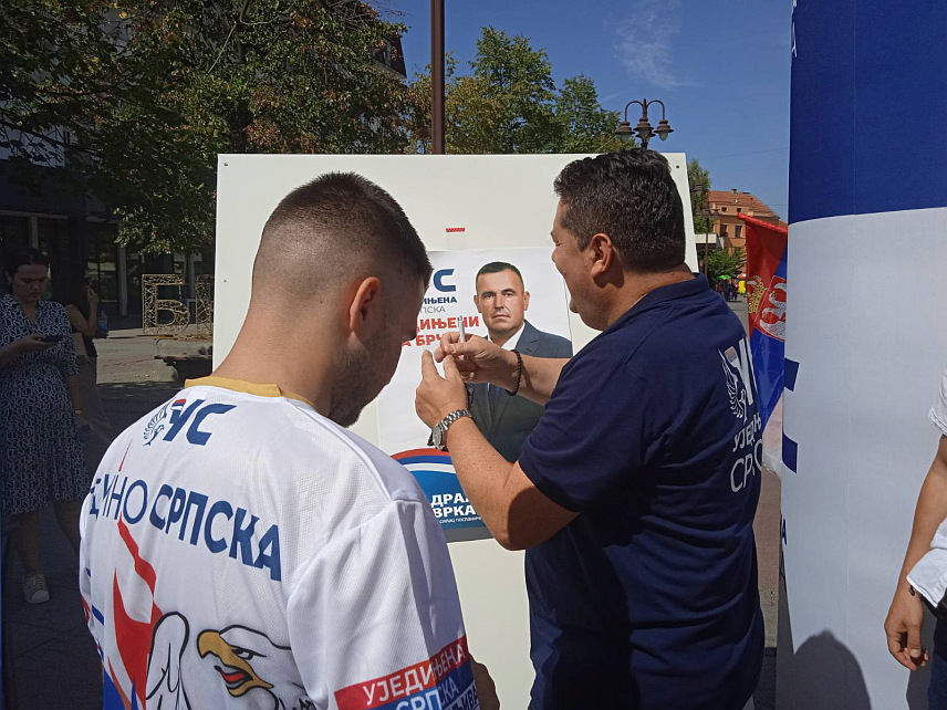 БРЧКО, 6. СЕПTЕМБРА /СРНА/ - Предсједник Уједињене Српске Ненад Стевандић поручио је данас у Брчком на почетку изборне кампање да Република Српска треба још више пажње да посвети дистрикту који је кондоминијум Српске и Федерације БиХ.