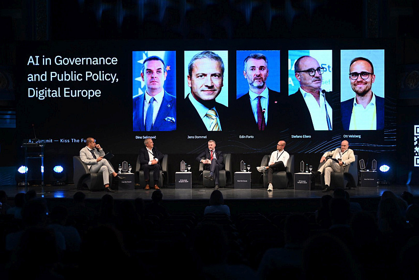 САРАЈЕВО, 6. СЕПТЕМБРА /СРНА/ - Министар комуникација и транспорта у Савјету министара Един Форто на конференцији "Пољуби будућност" /Kiss the Future/, посвећеној вјештачкој интелигенцији.