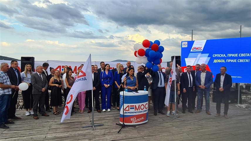 ДОБОЈ, 6. СЕПТЕМБРА / СРНА/ - Предсједник Демоса-а Недељко Чубриловић у Добоју озваничио почетак кампање ове странке за локалне изборе у октобру и поручио да је Демос добро припремио кампању.
