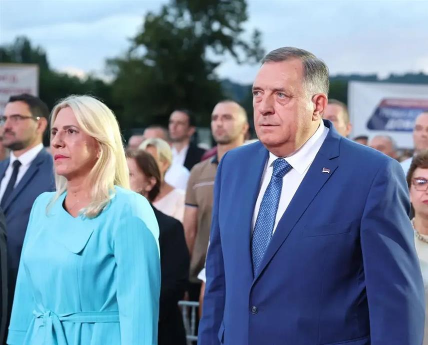 БАЊАЛУКА, 6. СЕПТЕМБРА /СРНА/ - Потпредсједник СНСД-а Жељка Цвијановић истакла је да су успјешне и јаке локалне заједнице темељ снажне и стабилне Републике Српске - конвенција СНСД-а у Бањалуци.