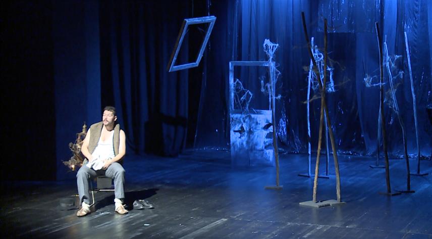 ИСТОЧНО САРАЈЕВО, 3. СЕПТЕМБРА /СРНА/ - Сценски омнибус под насловом "Глумац" вечерас су у Народном позоришту Источно Сарајево извели глумци Бојан Колопић, Филип Радовановић и Милан Димић.