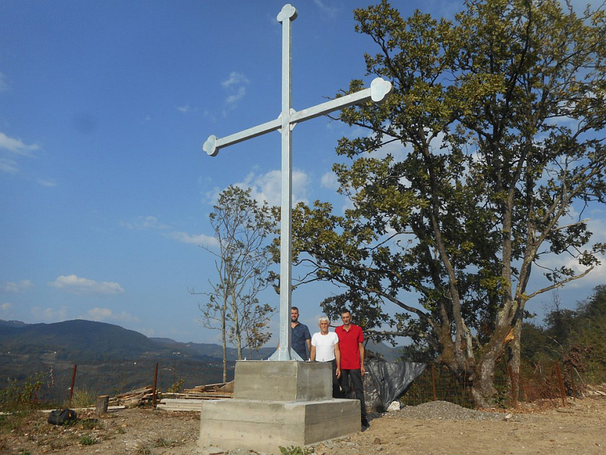 БРАТУНАЦ, 7. СЕПТЕМБРА /СРНА/ - Сеоски вашар у братуначком селу Полом или како га мјештани називају "руј", необичан је и јединствен, са традицицијом дугом 119 година, тврде становници овог села на обали Дрине, истичући да је тај податак пронађен у старим црквеним књигама.