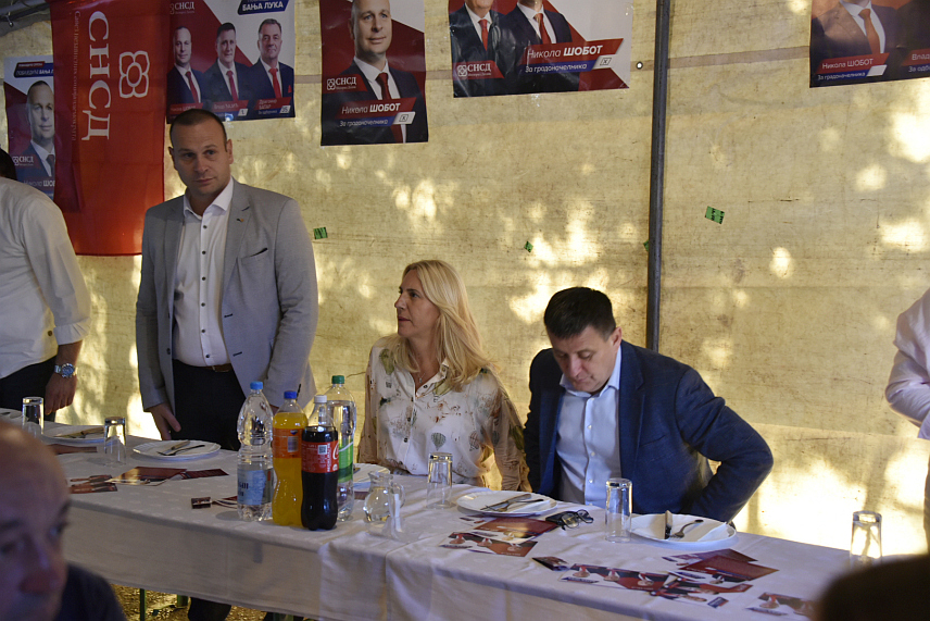 БАЊАЛУКА, 7. СЕПТЕМБРА /СРНА/ - Трибина СНСД-а у Бронзаном Мајдану код Бањалуке.