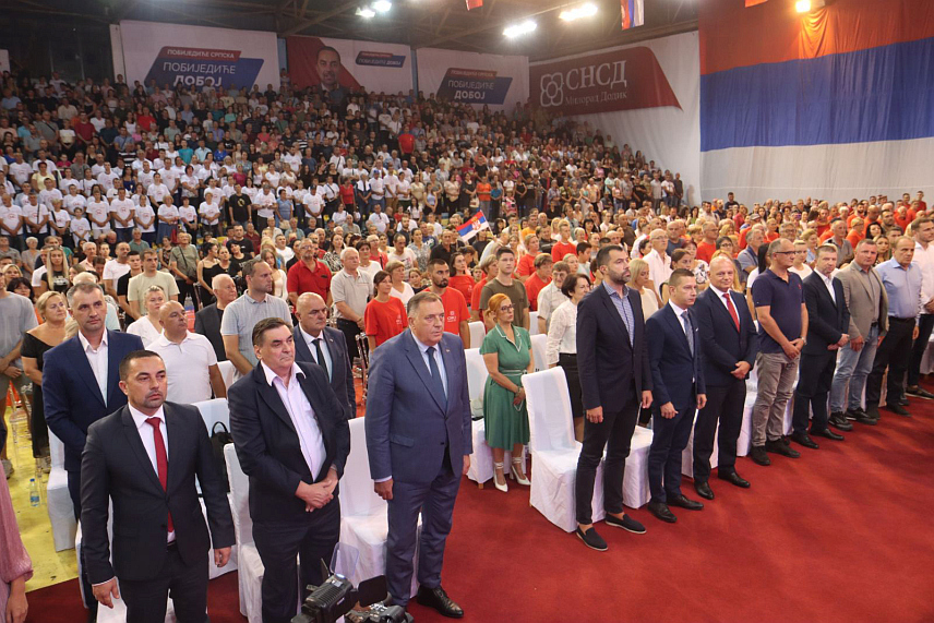 ДОБОЈ, 7. СЕПТЕМБРА /СРНА/ - Централна трибина СНСД-а у Добоју. /ФОТО Борислав Здриња/