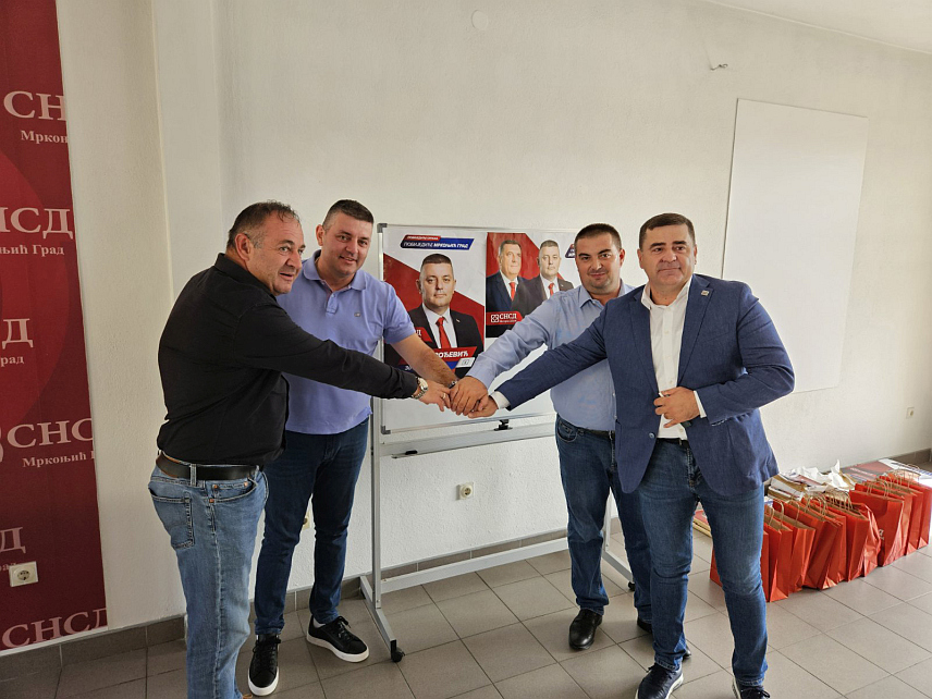 МРКОЊИЋ ГРАД, 8. СЕПТЕМБРА /СРНА/ - У просторијама Савеза независних социјалдемократа /СНСД/ Мркоњић Град данас је потписан коалициони споразум између ове политичке партије са Социјалистичком партијом /СП/, Уједињеном Српском и Демократским савезом /ДЕМОС/ Мркоњић Град.	