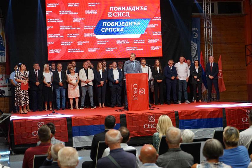 НОВИ ГРАД, 8. СЕПТЕМБРА /СРНА/ - Изборна трибина одржана вечерас у Новом Граду, гдје су представљени кандидати СНСД-а за одборнике у Скупштини општине Нови Град и кандидат за начелника општине Мирослав Драча.	