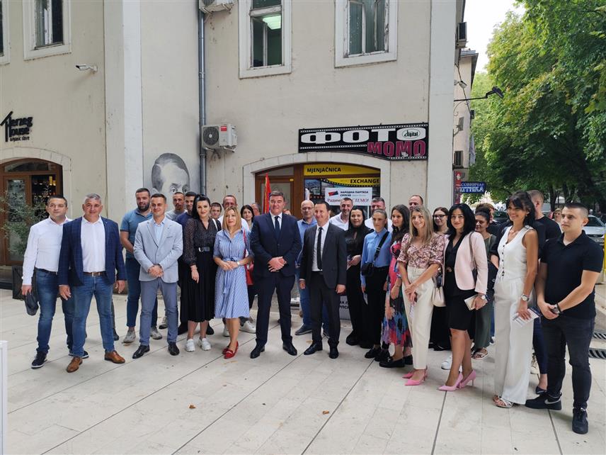 ТРЕБИЊЕ, 9. СЕПТЕМБРА /СРНА/ - Народна партија Српске /НПС/ у изборном циклусу залагаће се за културу и развој Tребиња, рекао је носилац листе НПС за Скупштину града Јовица Влатковић.