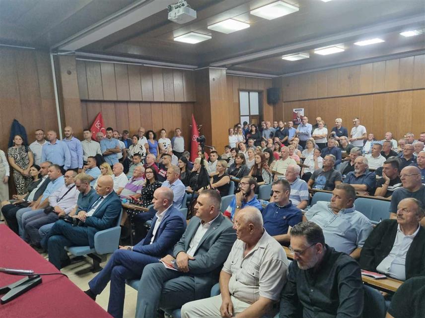 БРОД, 9. СЕПTЕМБРА /СРНА/ - Изборна трибина Општинског одбора СНСД-а у Броду.