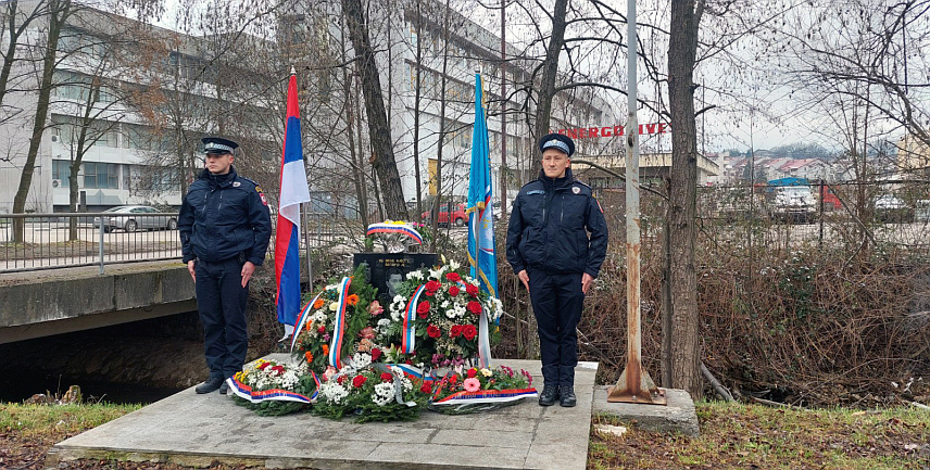 ИСТОЧНО САРАЈЕВО, 11. ЈАНУАРА /СРНА/ - У Источном Сарајеву данас је обиљежена 31 година од погибије Зорана Цвијетића, првог министра унутрашњих послова САО Романија и начелника Сарајевско-романијско-бирчанског Центра служби безбједности Зорана Цвијетића