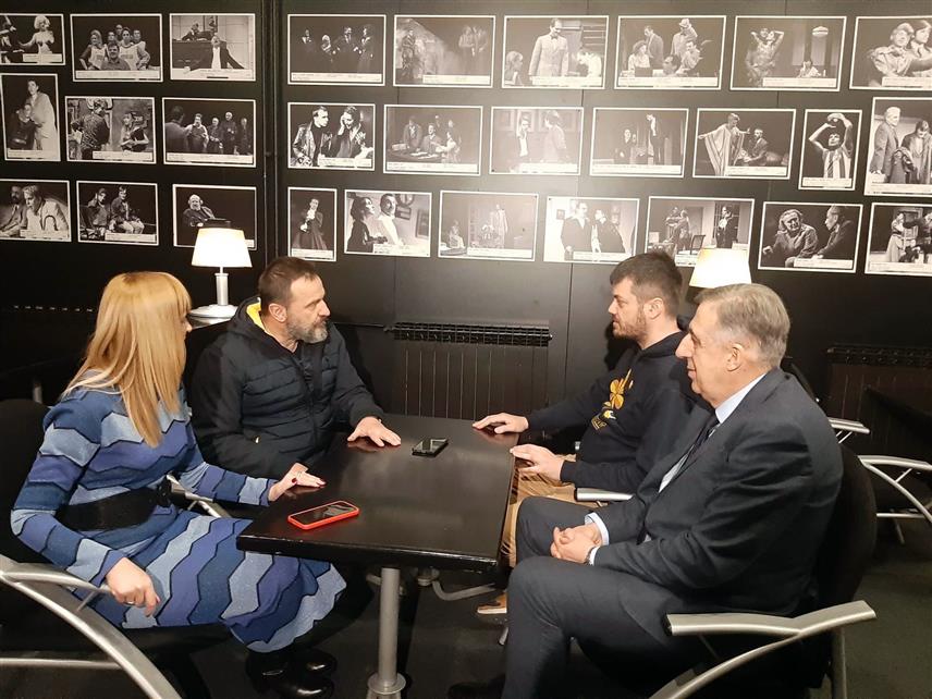 БЕОГРАД, 13. ЈАНУАРА /СРНА/ - У Београду је представљен Шести интернационални фестивал студентских позоришта "Кестенбург", који ће бити одржан од 6. до 8. марта у шест градова Републике Српске, гдје ће се представити 63 студента из 10 земаља са три континента - Азије, Европе и Сјеверне Америке.